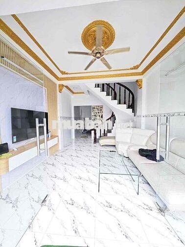 Cho thuê nhà mặt tiền Nguyễn Văn Luông P10 Q6