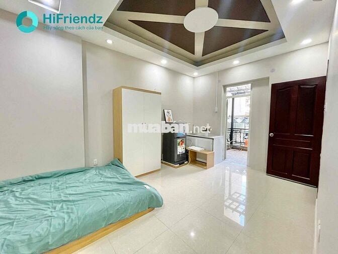 PHÒNG BAN CÔNG FULL NỘI THẤT - NGAY CHỢ HOÀNG HOA THÁM