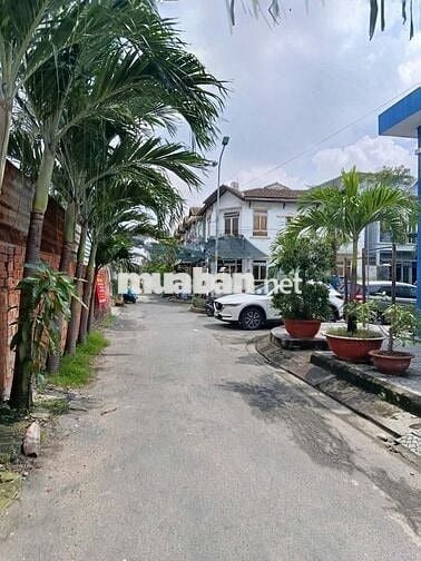 CHỈ 3.75 TỶ, 4X8, 3 TẦNG BTCT MỚI ĐẸP,  HẺM 1/ THẲNG 7M, AEON TÂN PHÚ