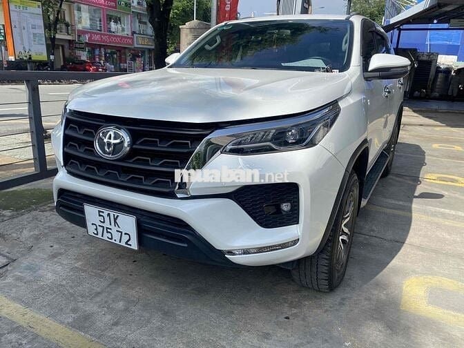 Toyota Fortuner 2022 máy dầu, 1 cầu, STD