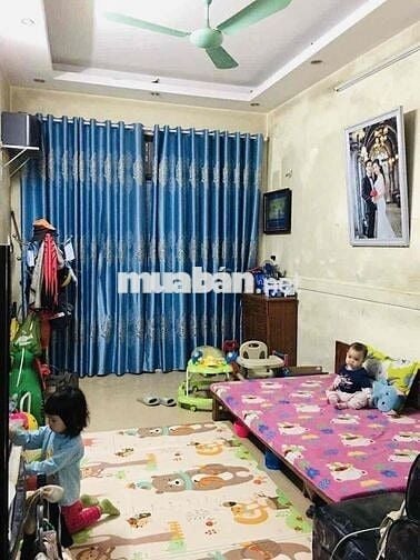 Nhà Nguyên Căn Cho Thuê phố Nguyễn Đức Cảnh, Hoàng Mai 35m x 4 Tầng