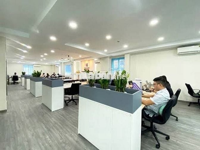 Cho thuê mặt bằng kinh doanh 8 tầng gần Vincom Phạm Ngọc Thạch