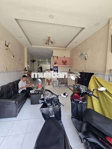 Quá đã: 6,2 tỷ. Nhà đẹp ở ngay Kinh Dương Vương. 3 tầng. Dt:72m2. 5PN