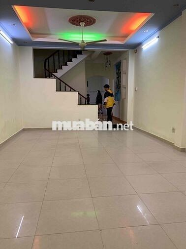 Nhà mới đẹp Hẻm Xe Tải Đường Lạc Long Quân , DT: 4,5 x18m