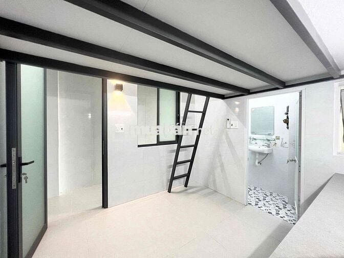 Phòng Mới, Đẹp Sẵn Máy Lạnh Gần SPKT Ngân Hàng