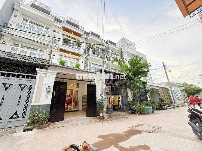 Nhà Đẹp Hiếm Có, Gần ngã Tư ga Quận 12