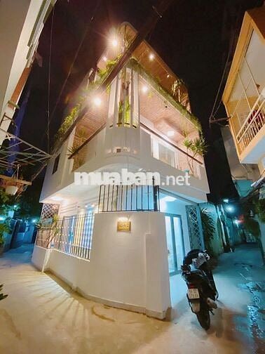 Nhà đẹp đường Hòa Hảo, 3 Phòng ngủ, Gần Bệnh viện và đầy đủ tiện ích