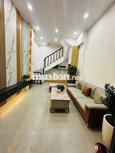Bán Nhà Hồng Mai 23M x 5T Chỉ 4,5 Tỷ.10m ô tô, full nội thất, ở luôn