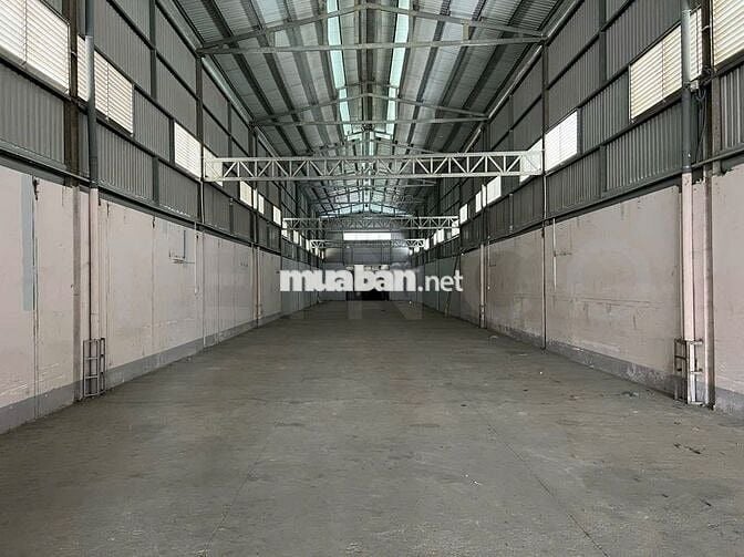 Kho xưởng 675m² mặt tiền đường Phạm Hùng, lộ Container