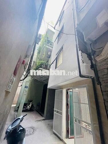 Bán Nhà Ngõ Quỳnh 25M x 5T Chỉ 5,4 Tỷ.Lô góc, 20m ra phố,full nội thất