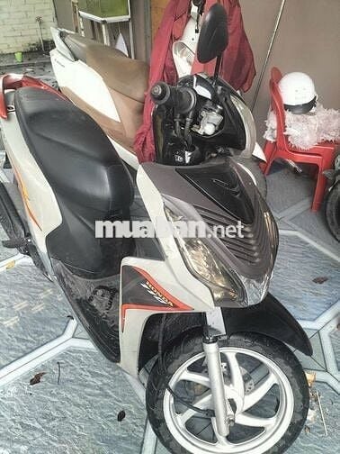 Xe máy Honda Vision 2018 màu trắng đen