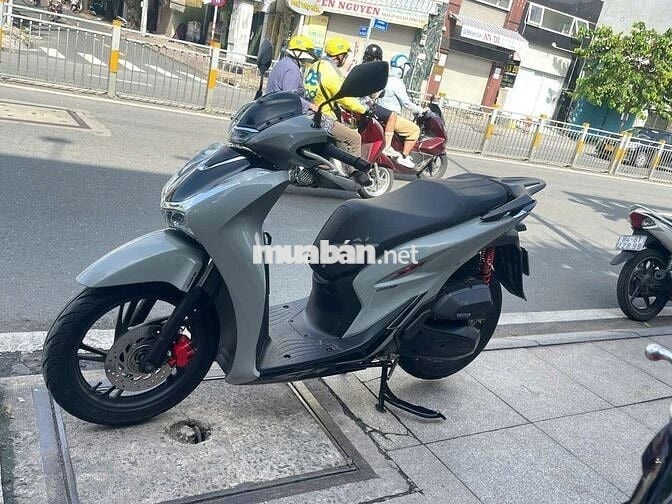 Honda sh160 ABS 2024 mới 99% Bstp chính chủ
