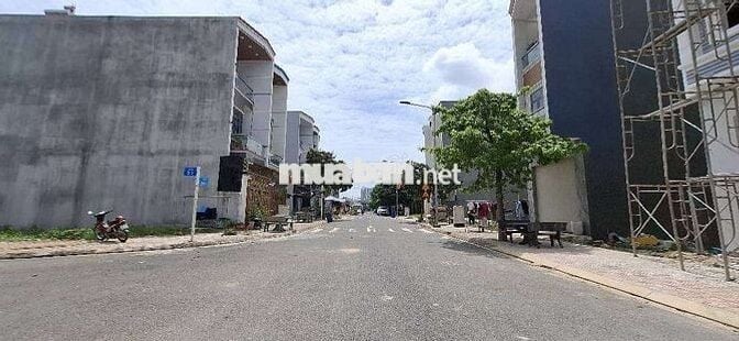 (HIẾM) Trung Tâm Thuận An, 67,4m2- 4x17m, 3 Tầng ST, Giá 3.5 Tỷ TL