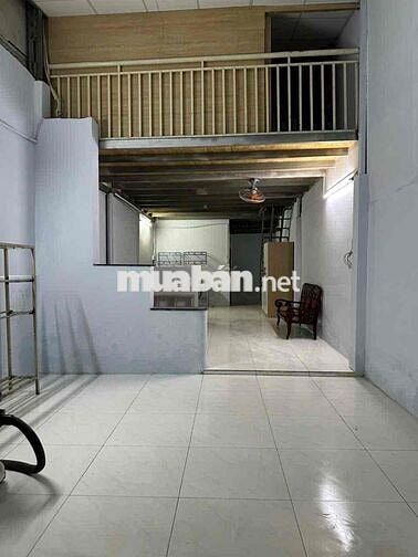 nhà gác lửng 2pn 1wc hẻm đ hiẹp bình