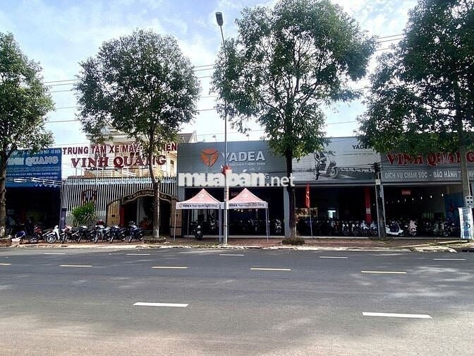 Chính chủ cần bán nguyên cửa hàng xe và nhà riêng