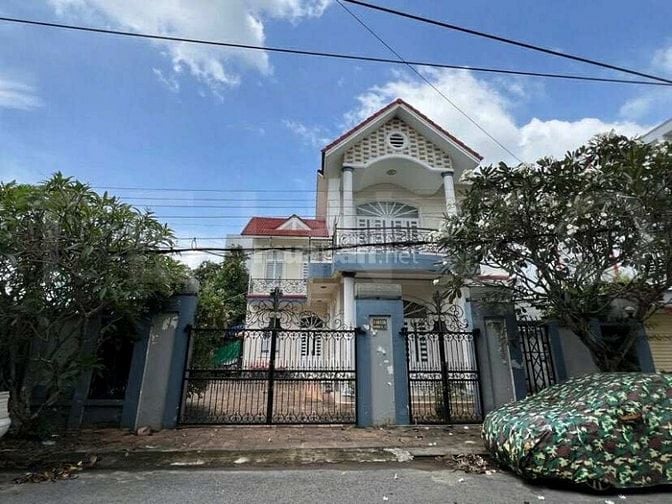  Cho thuê biệt thự 5 phòng full nội thất khu 148 có sân rộng 