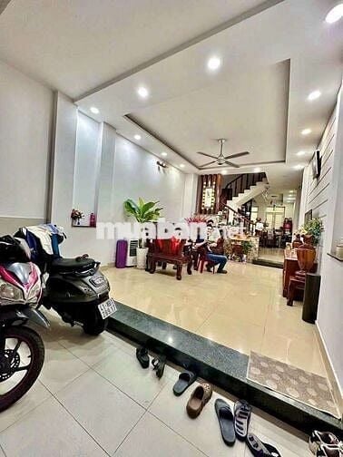 NHÀ ĐẸP MỚI, DT 4*15, TRỆT, 2 LẦU, 3PN, 2WC, NỘI THẤT ĐẦY ĐỦ