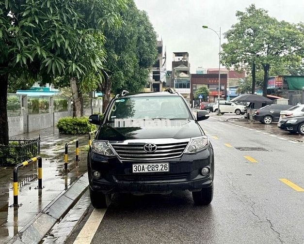 Toyota Fortuner 2.7V AT 4x2 2014