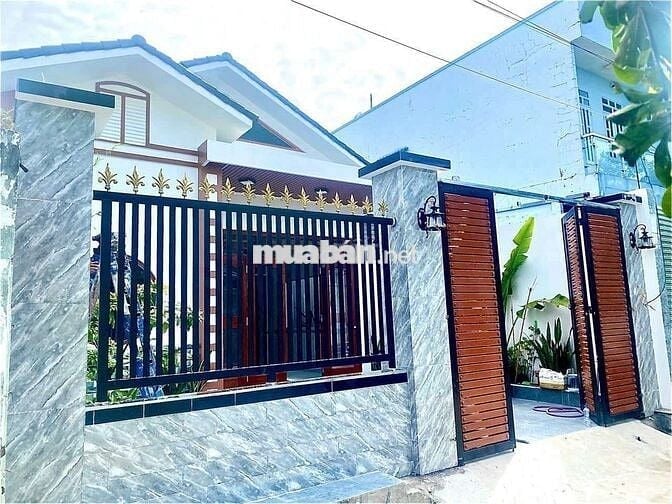 BÁN BIỆT THỰ MÁI NGÓI SÂN VƯỜN MỚI XÂY 100% . XE HƠI ĐỖ CỬA