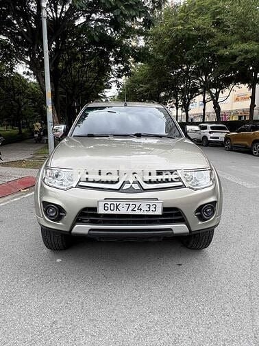Bán Pajero sport 4x2 máy xăng Tự động
