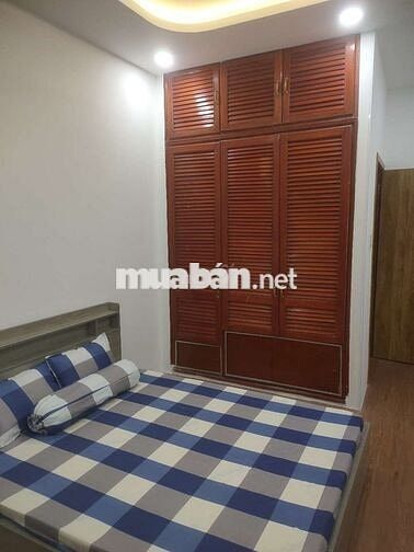 Cho thuê nhà Q. Bình Thạnh gần Ngã Tư Hàng Xanh nội thất đầy đủ.