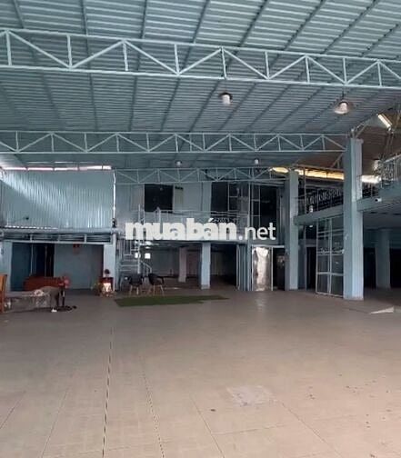 Kho diện tích lớn lên đến 600m2 cần cho thuê gấp ở Đường Lầm Văn Bền