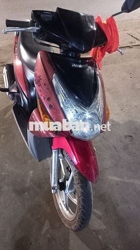 Xe máy Honda Click màu đỏ, số tự động