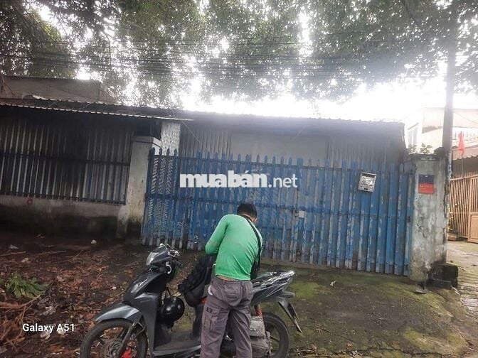 NHÀ C4 TIỆN XÂY MỚI ĐUONG XE TẢI 6M SÁT MẶT TIỀN CÂY DA ĐANG LÀM KHO