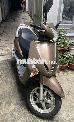 Xe Honda Lead mới thay bình, thay nhớt, thay vỏ xe