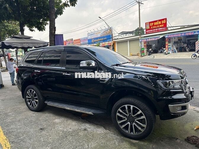 Ford Everest Titanium 2021 4x4 bảo hành2026 vay75%