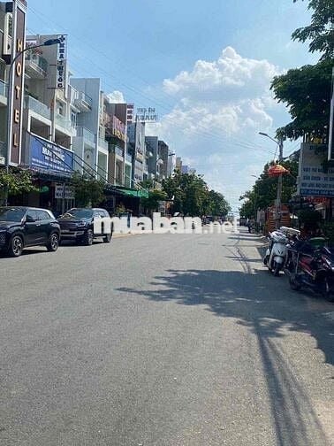 Nhà Phố Liền Kề Mặt Tiền Đinh Thuận - Đối Diện Trung Tâm Việc Làm