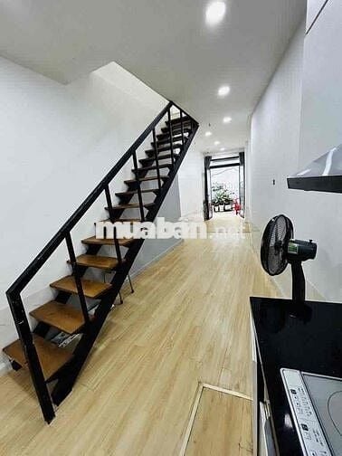 NGUYÊN CĂN PHÚ NHUẬN FULL NỘI THẤT SÁT MẶT TIỀN