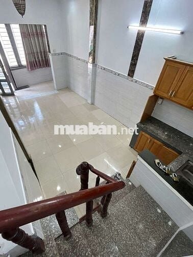 Cho thuê nhà lầu nguyên căn mới sạch 
gần CV Phần Mềm Quang Trung, Q12