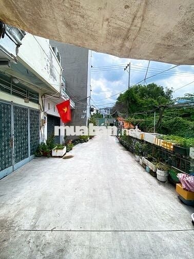 Nhà cũ tại Phạm Hữu Lầu. Shr, hỗ trợ vay bank. Công chứng ngay