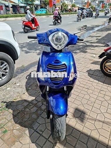 Xe rất đẹp máy thì thầm. Bán góp