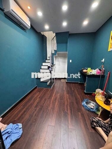 Cho thuê NNC 245/Đề Thám,Q1, dtsd 30m2, 1trệt 1lầu,2wc, giá 8tr/tháng.