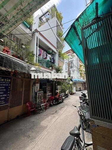 Nhà Bán . DT 4x8 .1 lầu 2 phòng 1 wc hẻm 5m xe🚘 P4 Q3