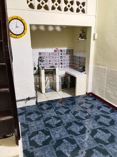 Cho thuê nhà nguyên căn trong hẻm 1054 CMT8