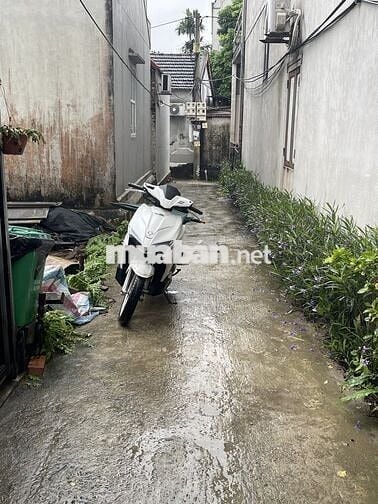 Bán nhà 4 tầng. Tiền yên hoài đức