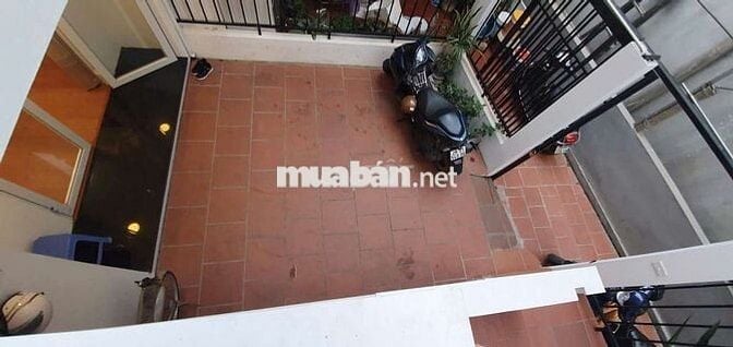 Cho thuê căn hộ 1 ngủ 1 khách ngõ 31 xuân diệu .tây hồ .hà nội