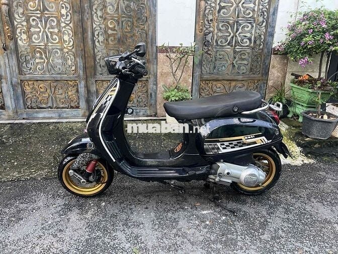 thanh lý vespa đèn vuông 2012 kiểng đẹp giá tốt