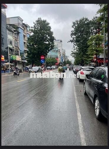 Tôi cần bán nhà Trần Quốc Hoàn 4tầng mặt ngõ ô tô chánh đỗ kinh doanh