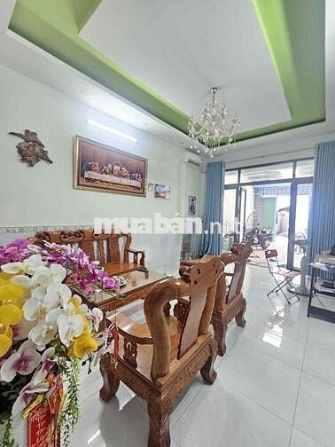 NHÀ 1TRỆT 1 LỬNG 110m2 - HẺM XE HƠI CÁCH LÊ VĂN KHƯƠNG 100M - GIÁ 5T5