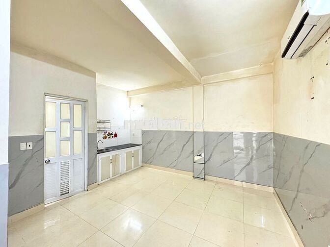 PHÒNG TRỌ CÓ BAN CÔNG THOÁNG GẦN ĐẠI HỌC CÔNG NGHIỆP