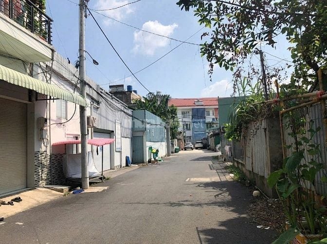 - Chủ gửi bán nhà 1tr1l MT hẻm đường 160,P.Tăng Nhơn Phú A, Q9 cũ