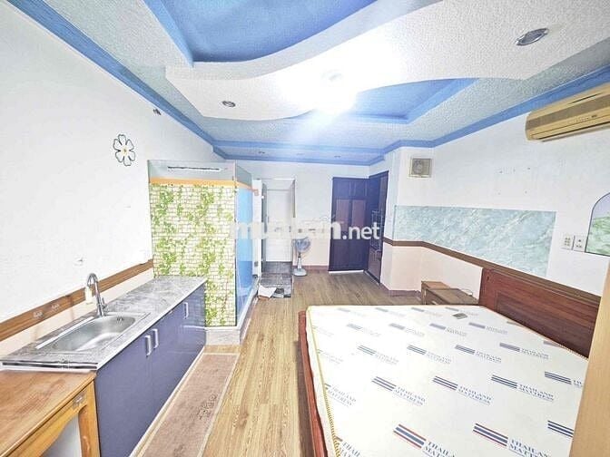 😘😘cho thuê 30m2 căn hộ  có ban công view đẹp thang máy mới setup