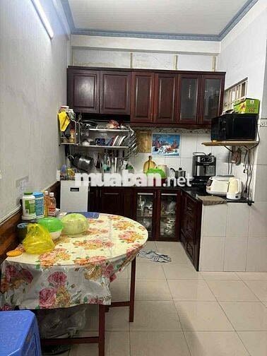 chị họ định cư qua mỹ nên bán nhà nhanh giá tốt