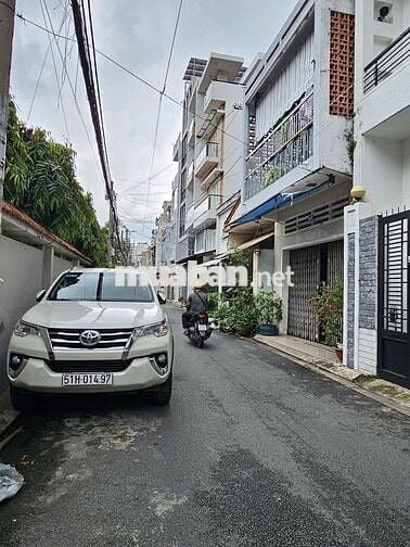 BÁN NHÀ HUỲNH VĂN BÁNH HẺM XE HƠI PHƯỜNG 13 52m2 SỔ VUÔNG CHỈ 9.7TY TL