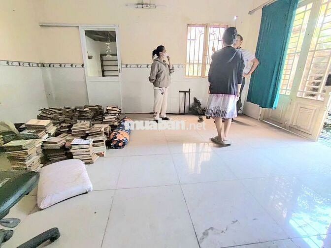 Nhà Nc Mễ Cốc gần chợ Vạn Nguyên bến bình đông cầu kênh ngang số 3