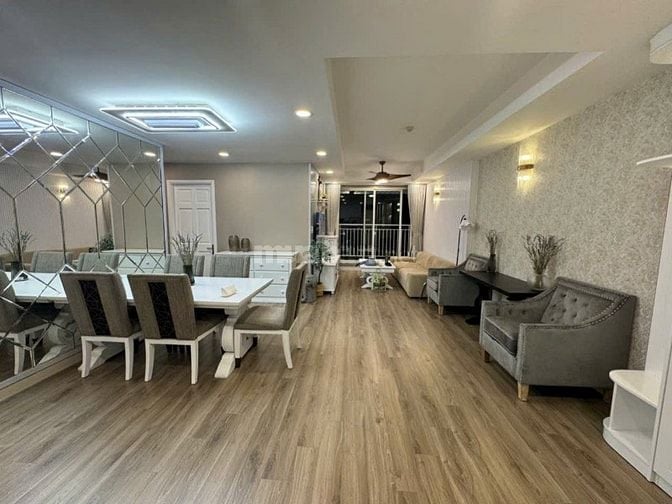 Bán đúng giá cao ốc B Ngô Gia Tự, 3,8xx tỷ, 82 m2, 2PN Q10 TPHCM